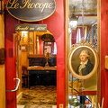 Portrait of Francesco Procopio dei Coltelli, founder of Café Procope, and in the room up the steps is Voltaire's desk (3252 besøk) Portrait of Francesco Procopio dei Coltelli, founder of Café Procope, and in the room up the steps is Voltaire's desk